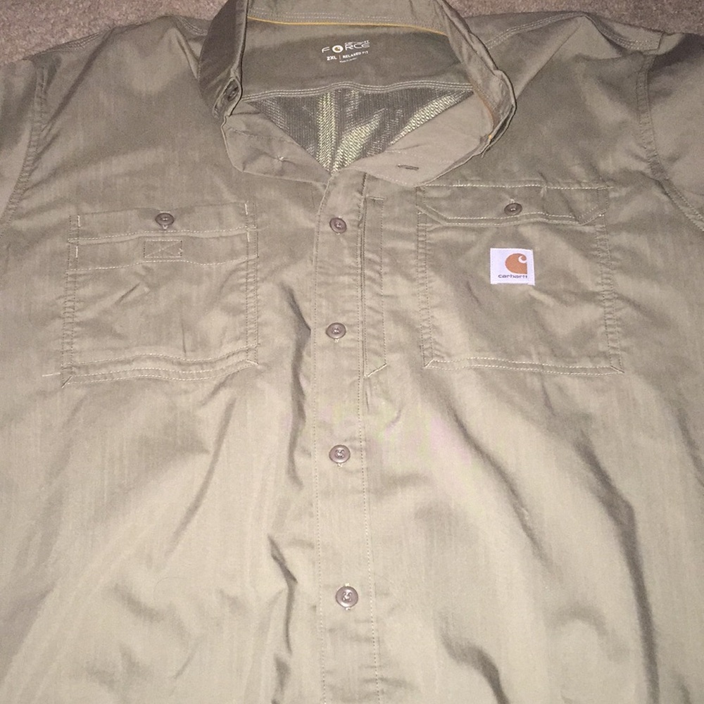 Shortsleeved dress shirt